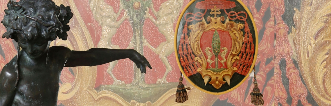 Arredi e Dipinti da un Antico Palazzo Marchigiano