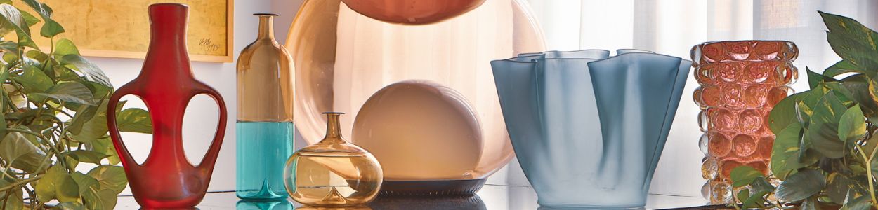 20th Century Decorative Arts & Design