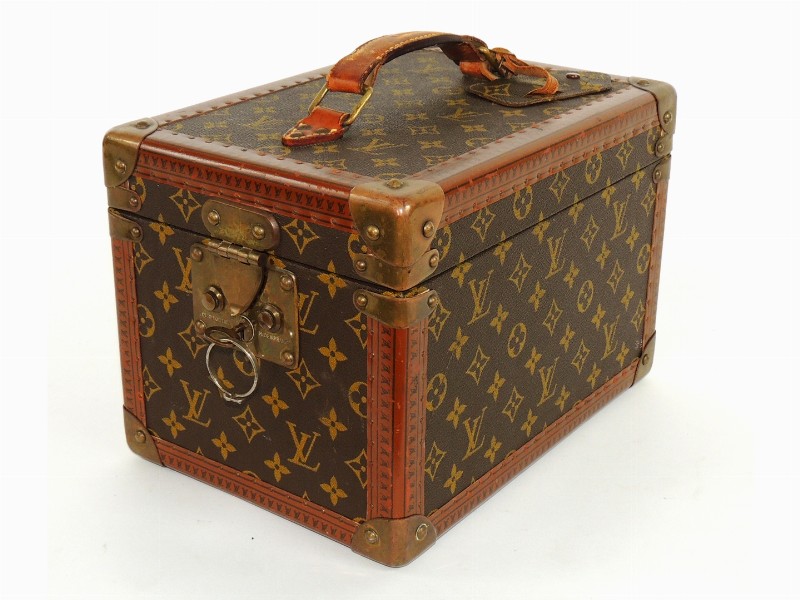 Baule a fiori vintage di Louis Vuitton, 1920